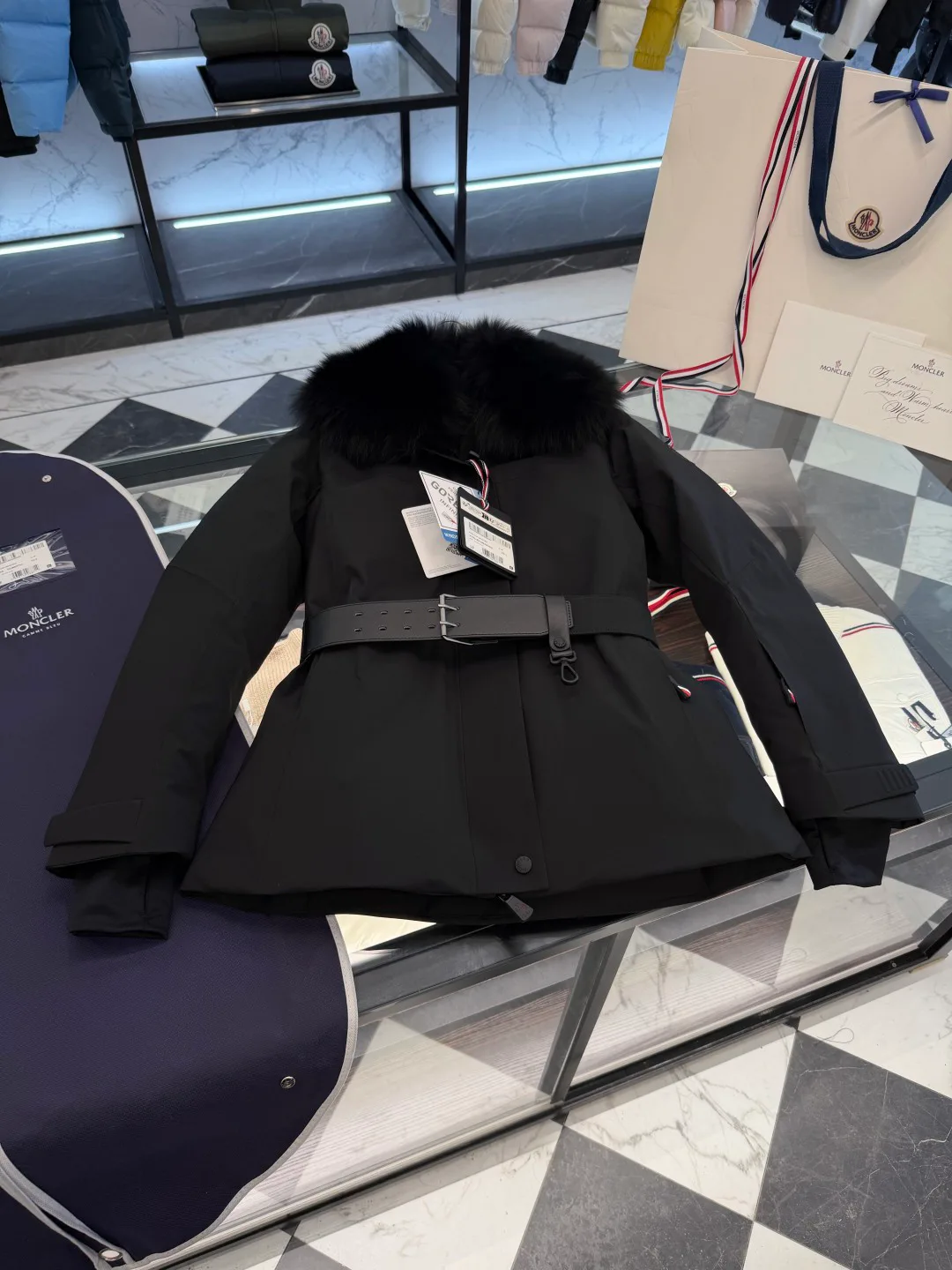Куртки И Пуховики Женские Moncler 19336111