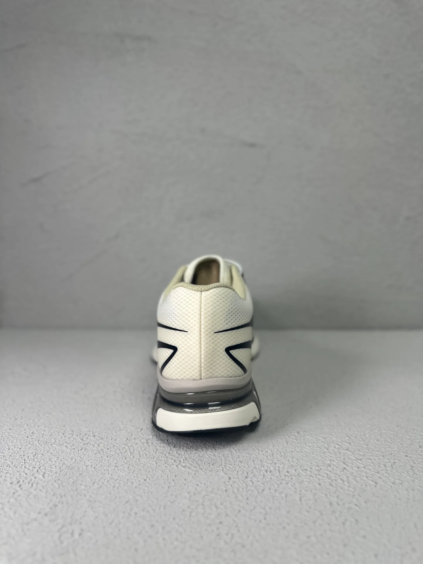 Кроссовки Женские Maison Margiela 13438079