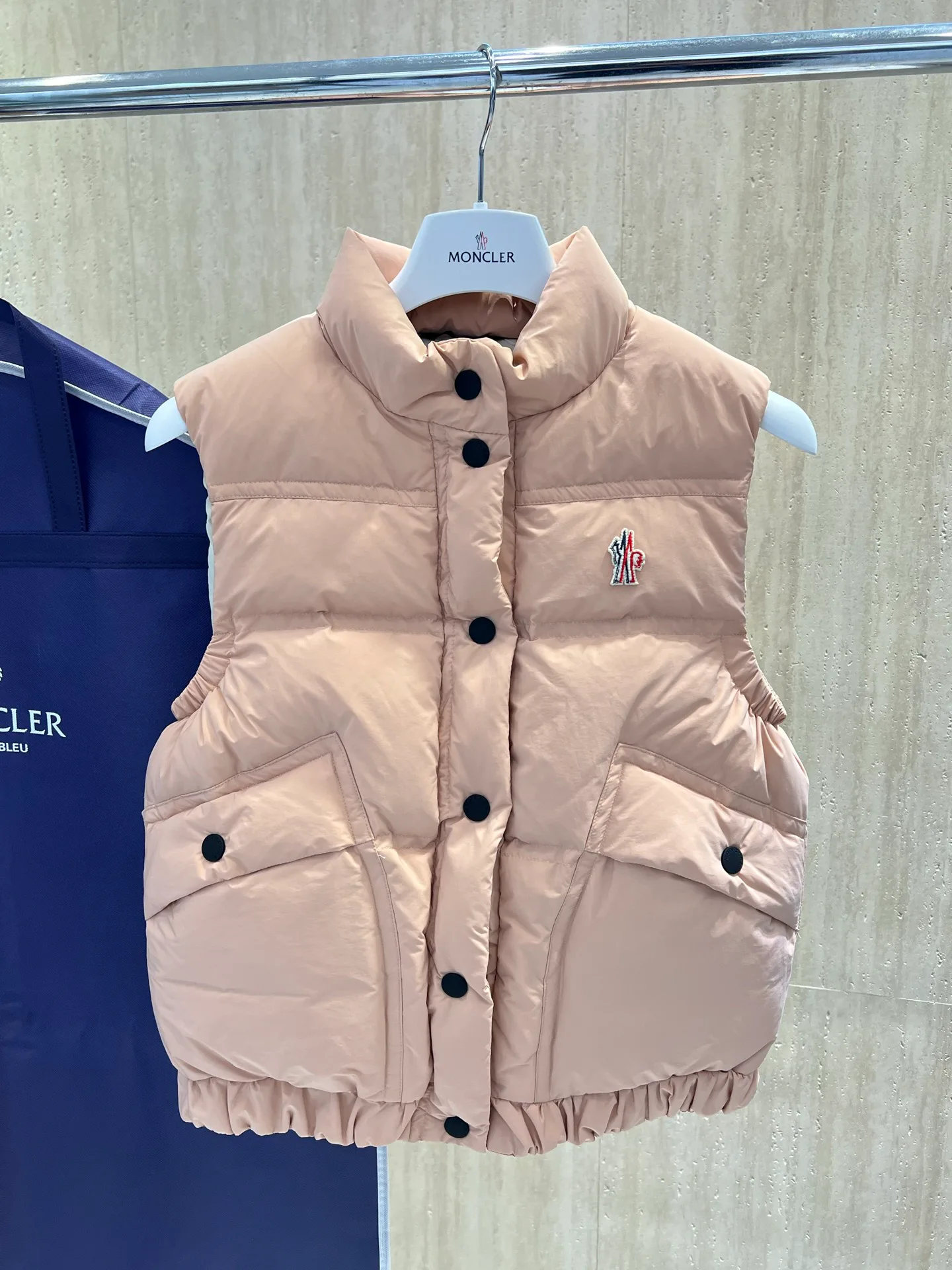 Жилеты Женские Moncler 18346160