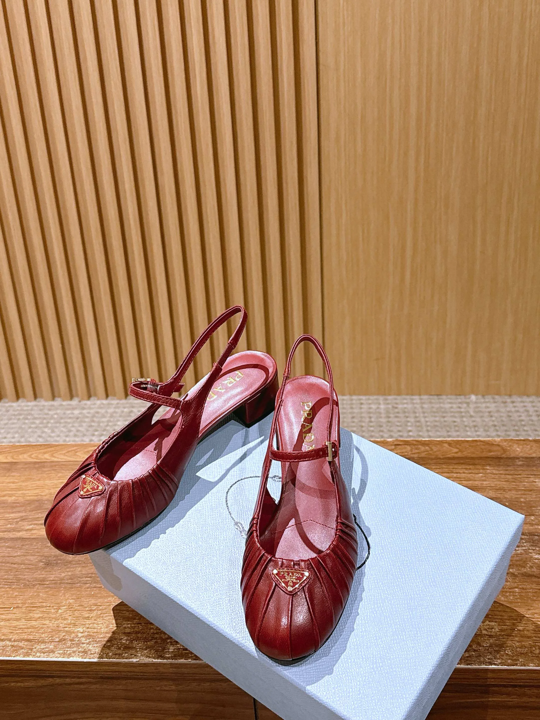 Туфли Женские Prada 4385790