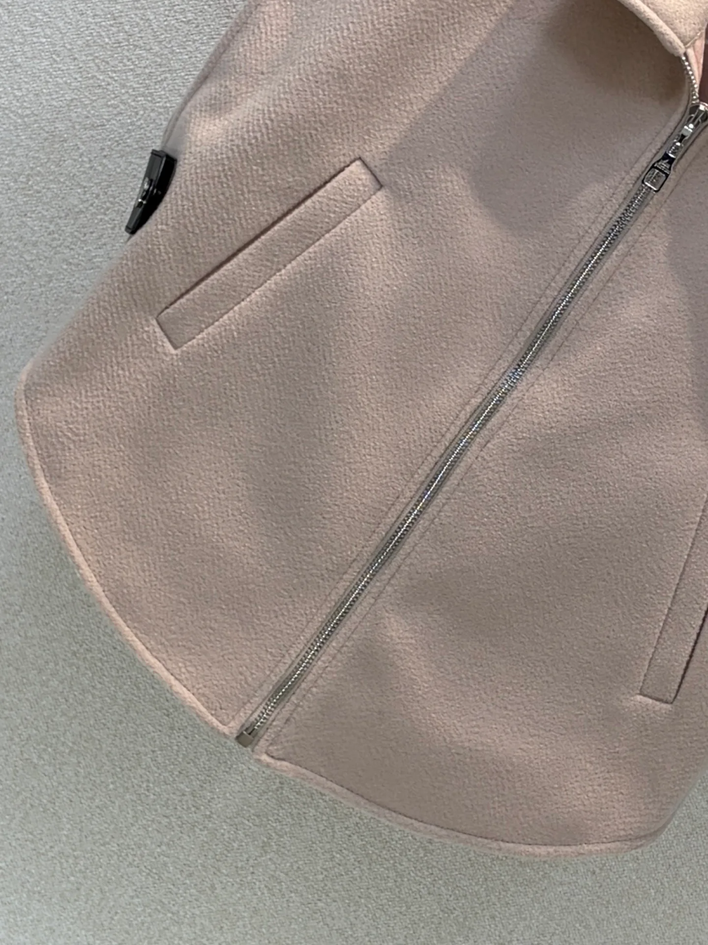 Жилеты Женские Louis Vuitton 19335017