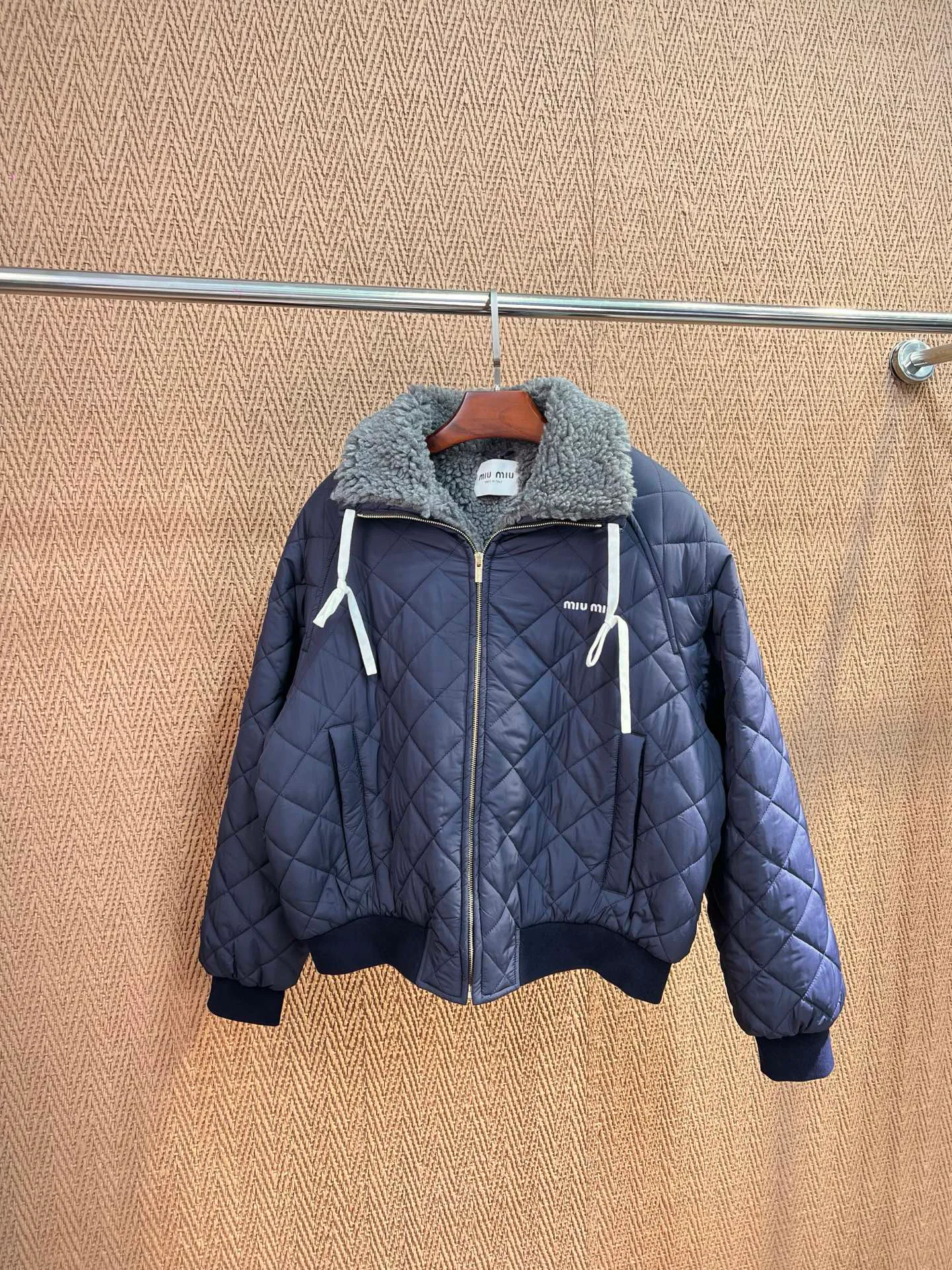 Куртки И Пуховики Женские Miu Miu 18324216