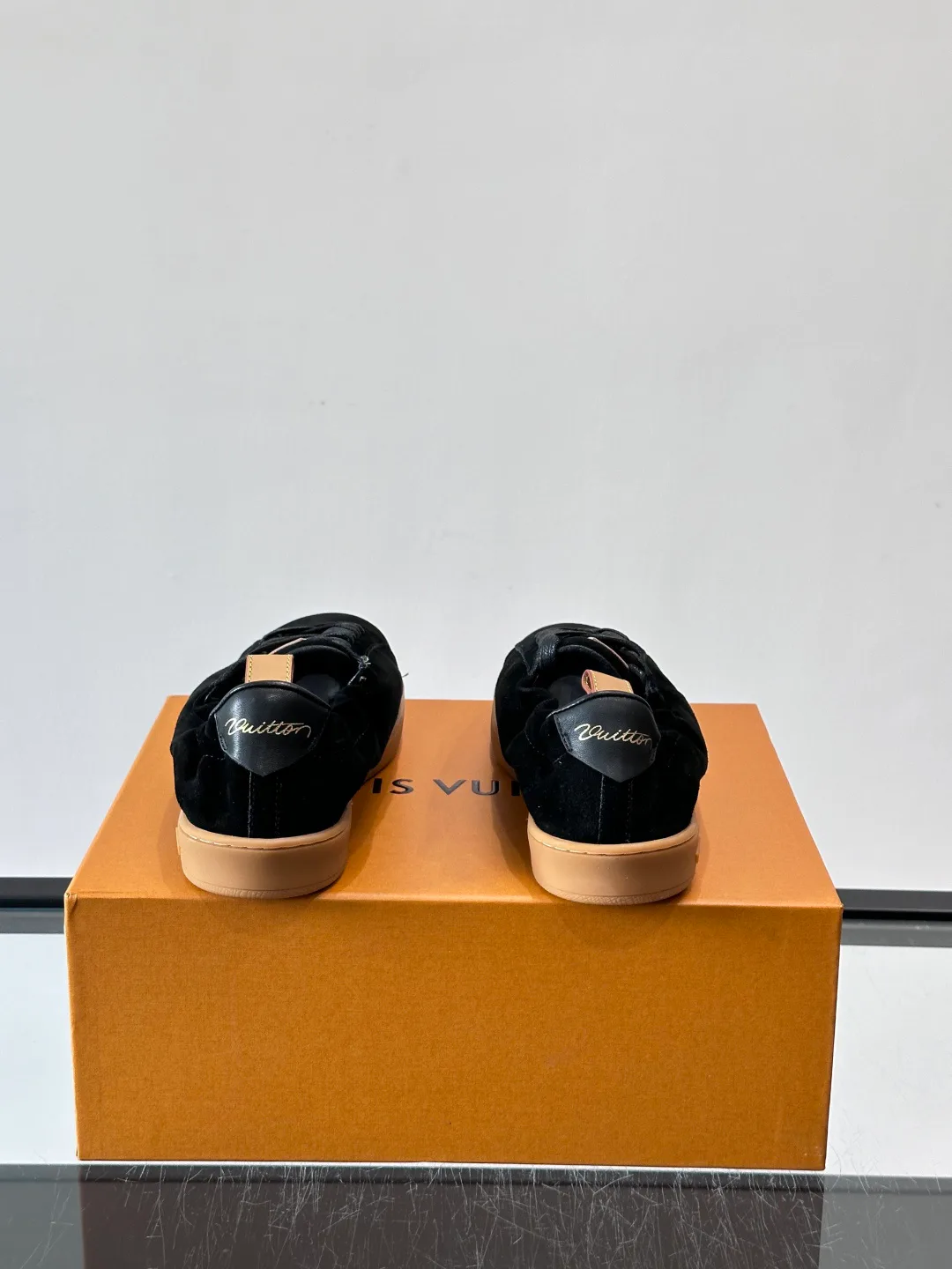 Кроссовки Мужские Louis Vuitton 18263700