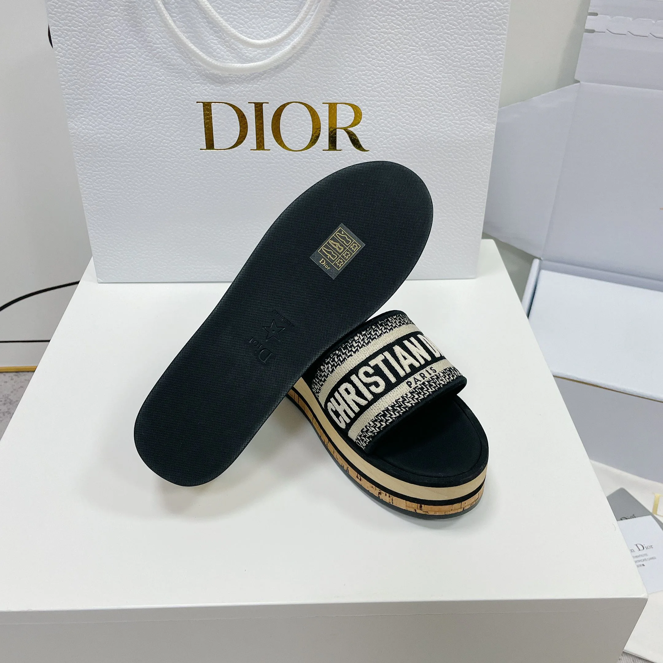 Шлепанцы Женские Christian Dior 12877295
