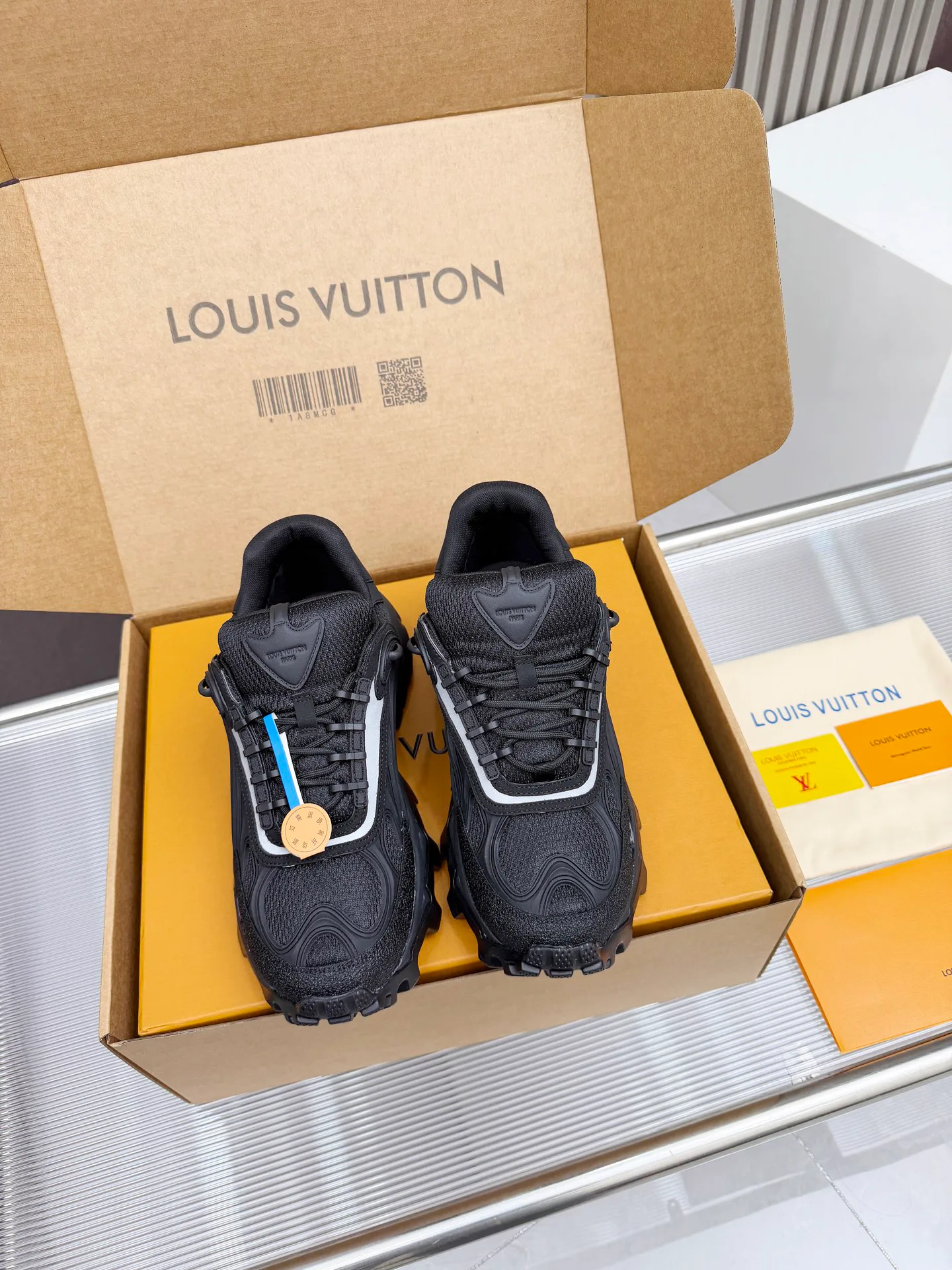Кроссовки Женские Louis Vuitton 11679415