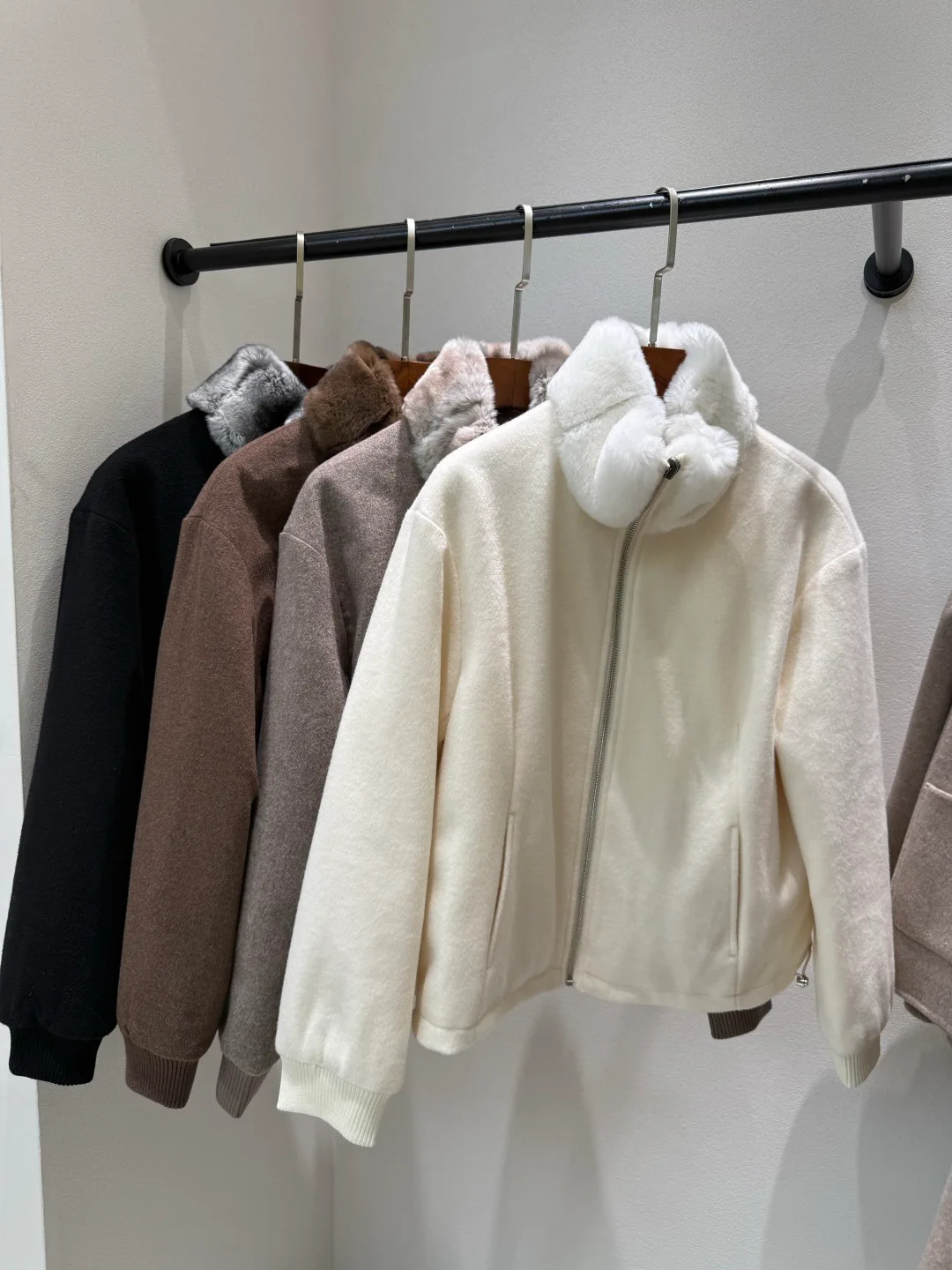 Куртки И Пуховики Женские Loro Piana 18721193