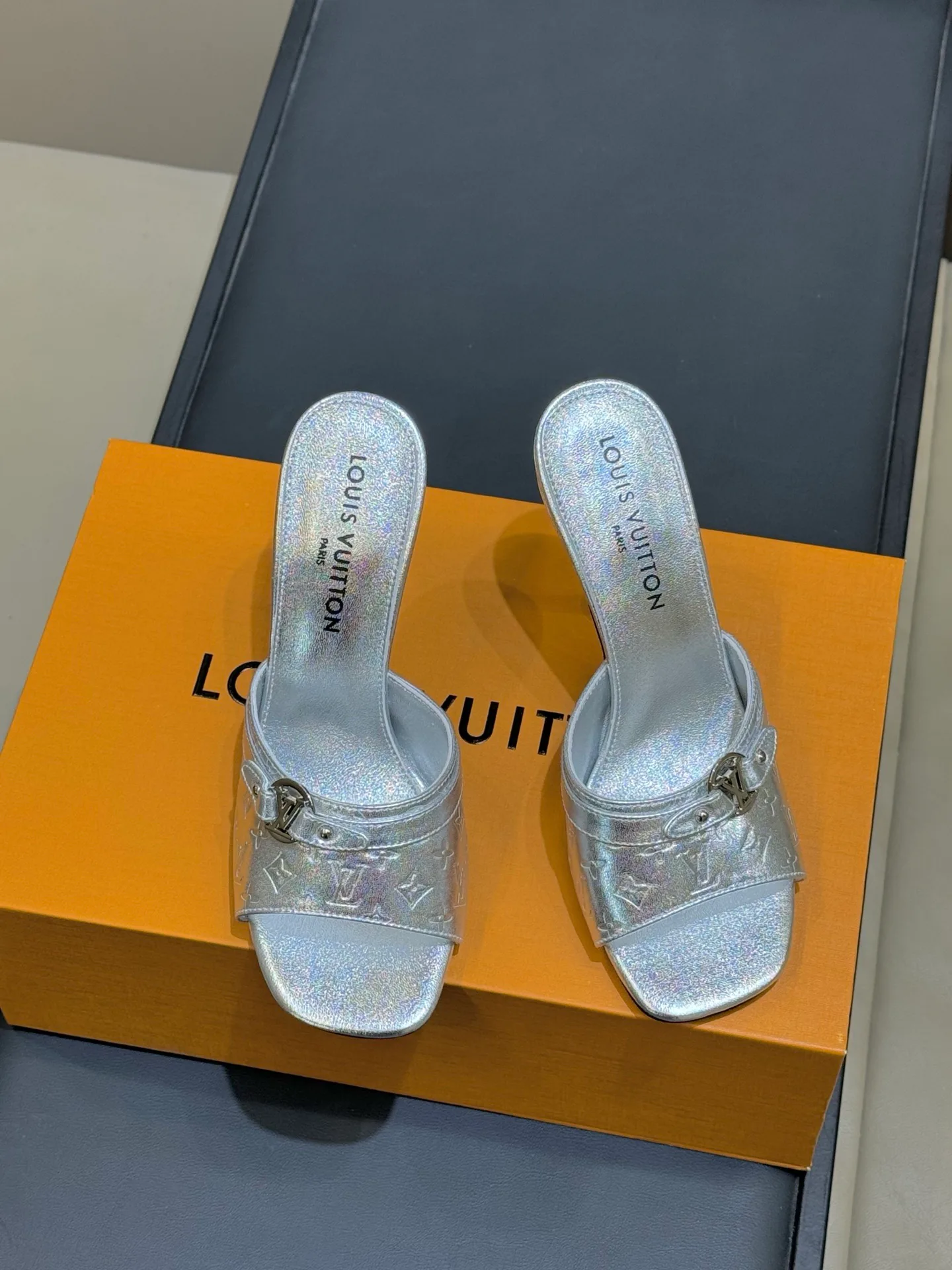 Босоножки Женские Louis Vuitton 1291459