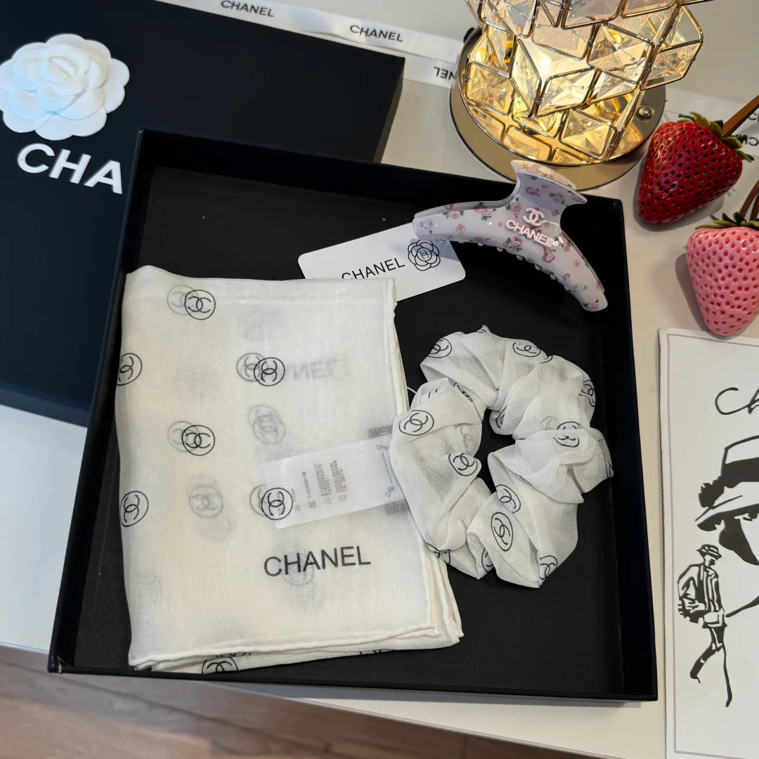 Платки Chanel 18627399
