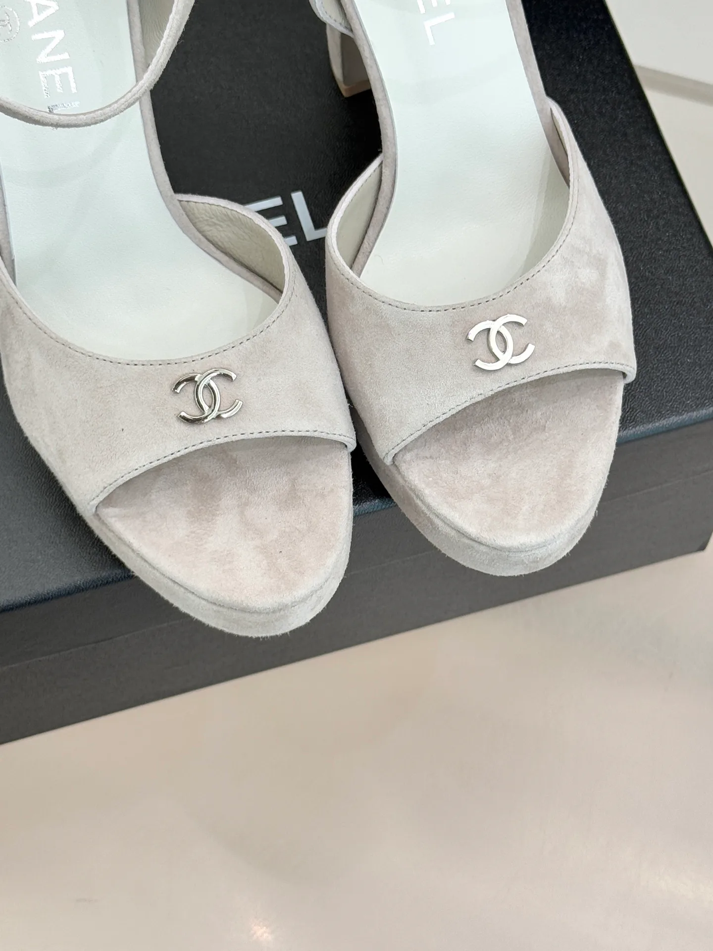 Босоножки Женские Chanel 11669294