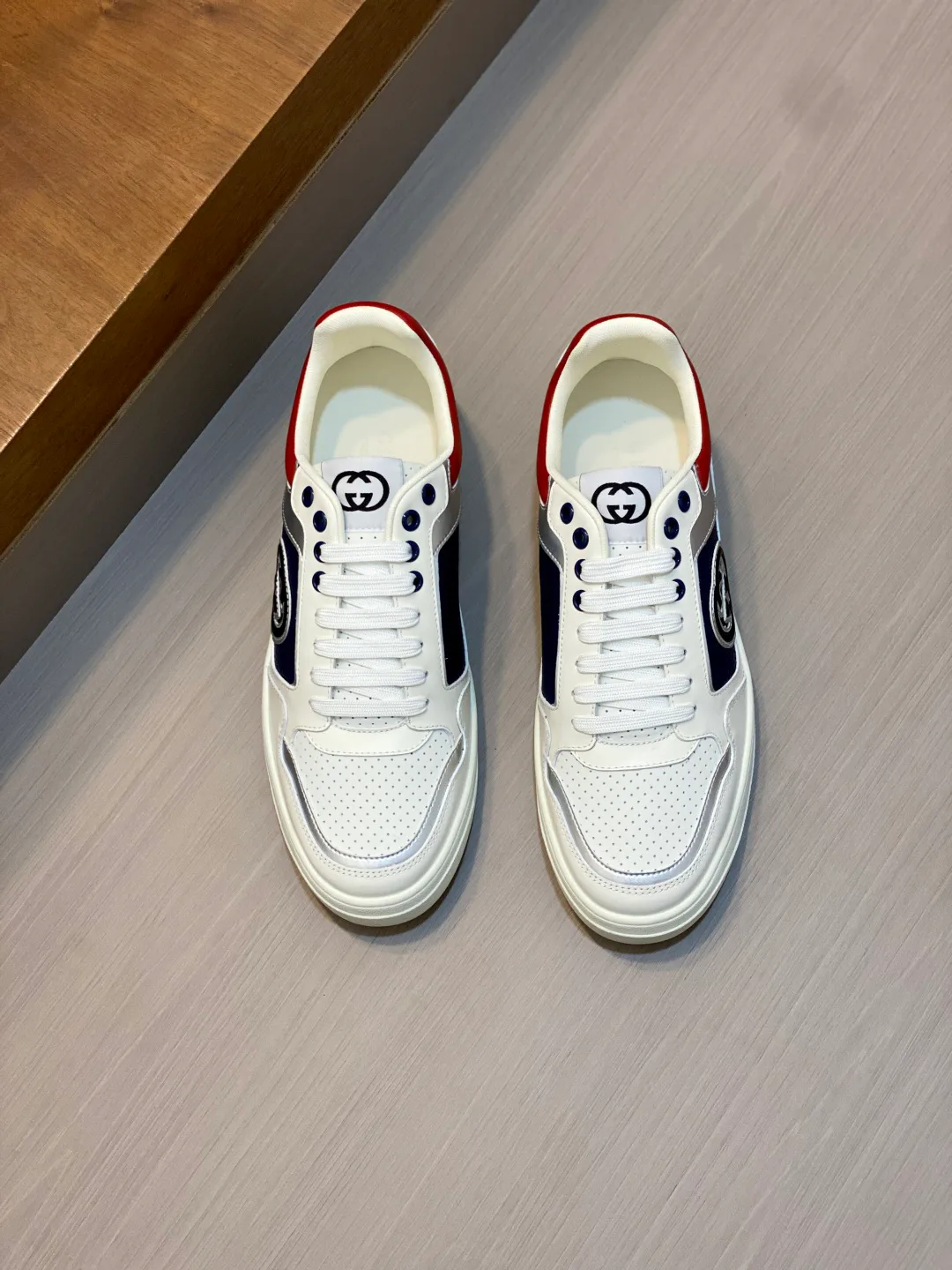 Кроссовки Мужские Gucci 18039631