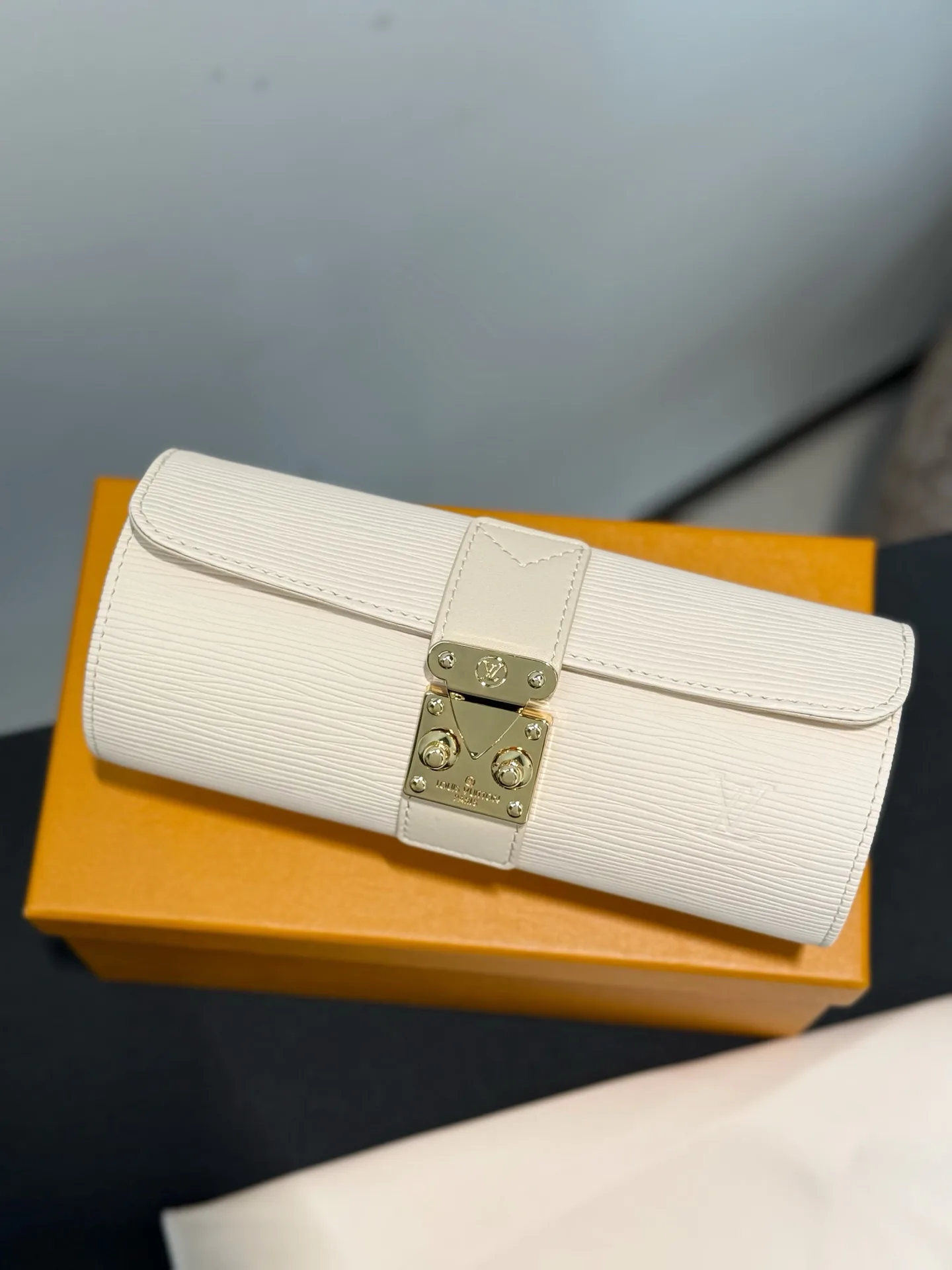 Текстиль Louis Vuitton 1383243