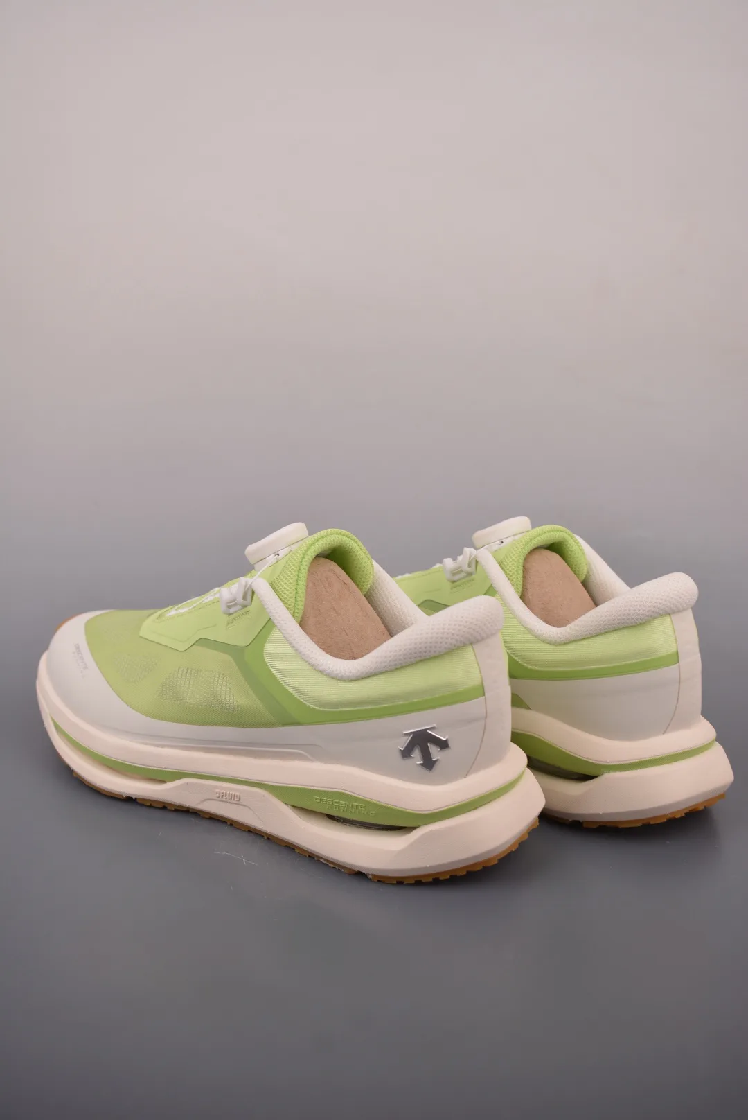 Кроссовки Женские Descente 18562045