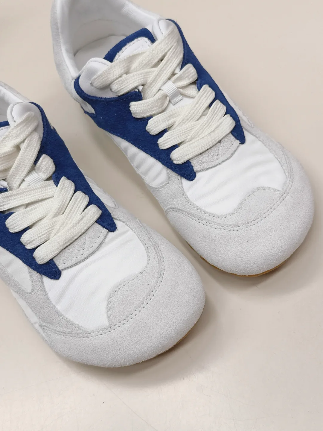 Кроссовки Женские Bottega Veneta 11678185