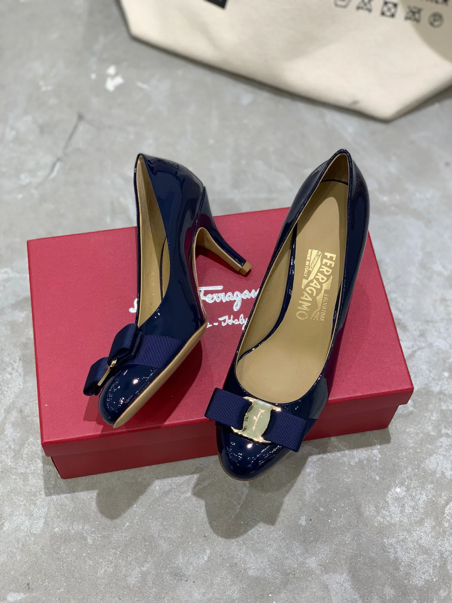 Туфли Женские Salvatore Ferragamo 18340722
