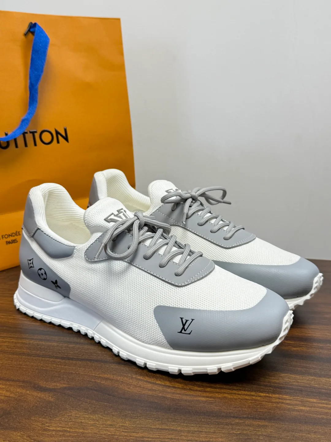 Кроссовки Мужские Louis Vuitton 19716392