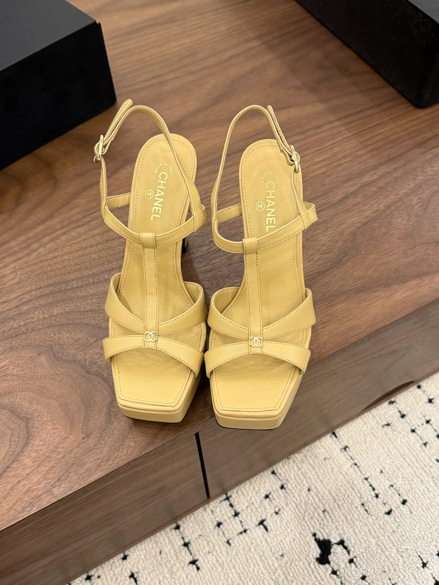 Босоножки Женские Chanel 12642537