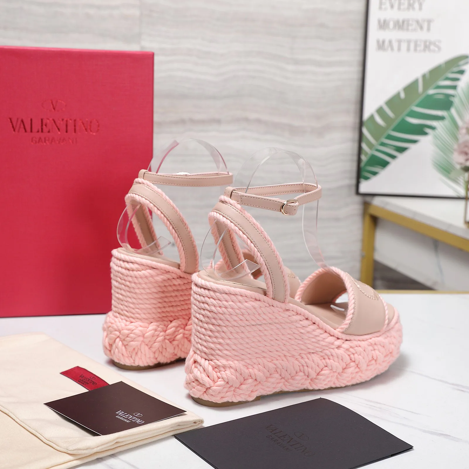 Босоножки Женские Valentino 17371717