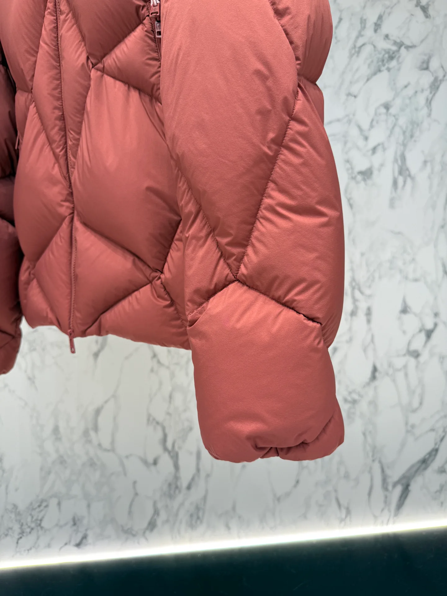 Куртки И Пуховики Мужские Moncler 378388