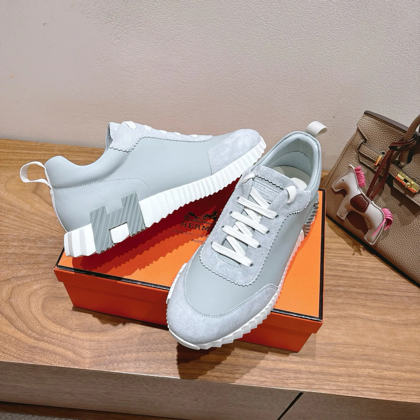 Кроссовки Женские Hermes 18729676