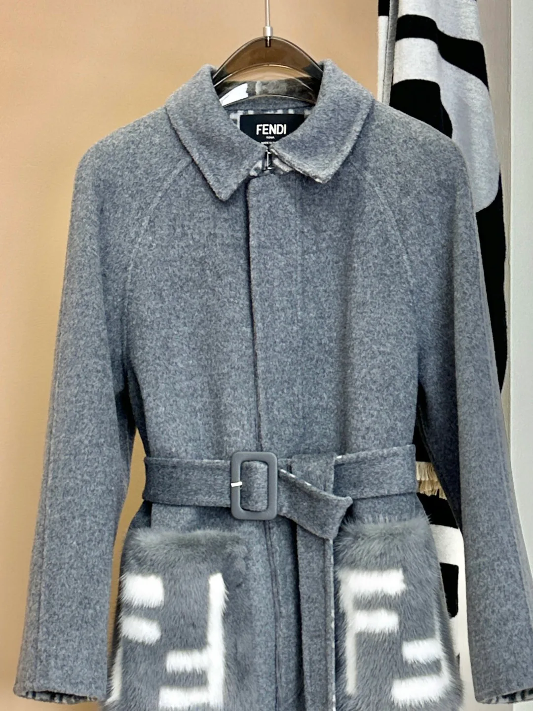 Пальто Женские Fendi 784401