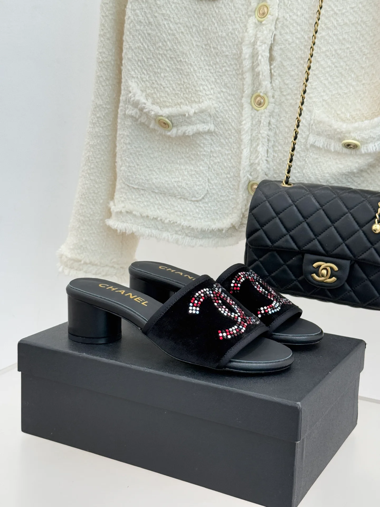 Шлепанцы Женские Chanel 11214892