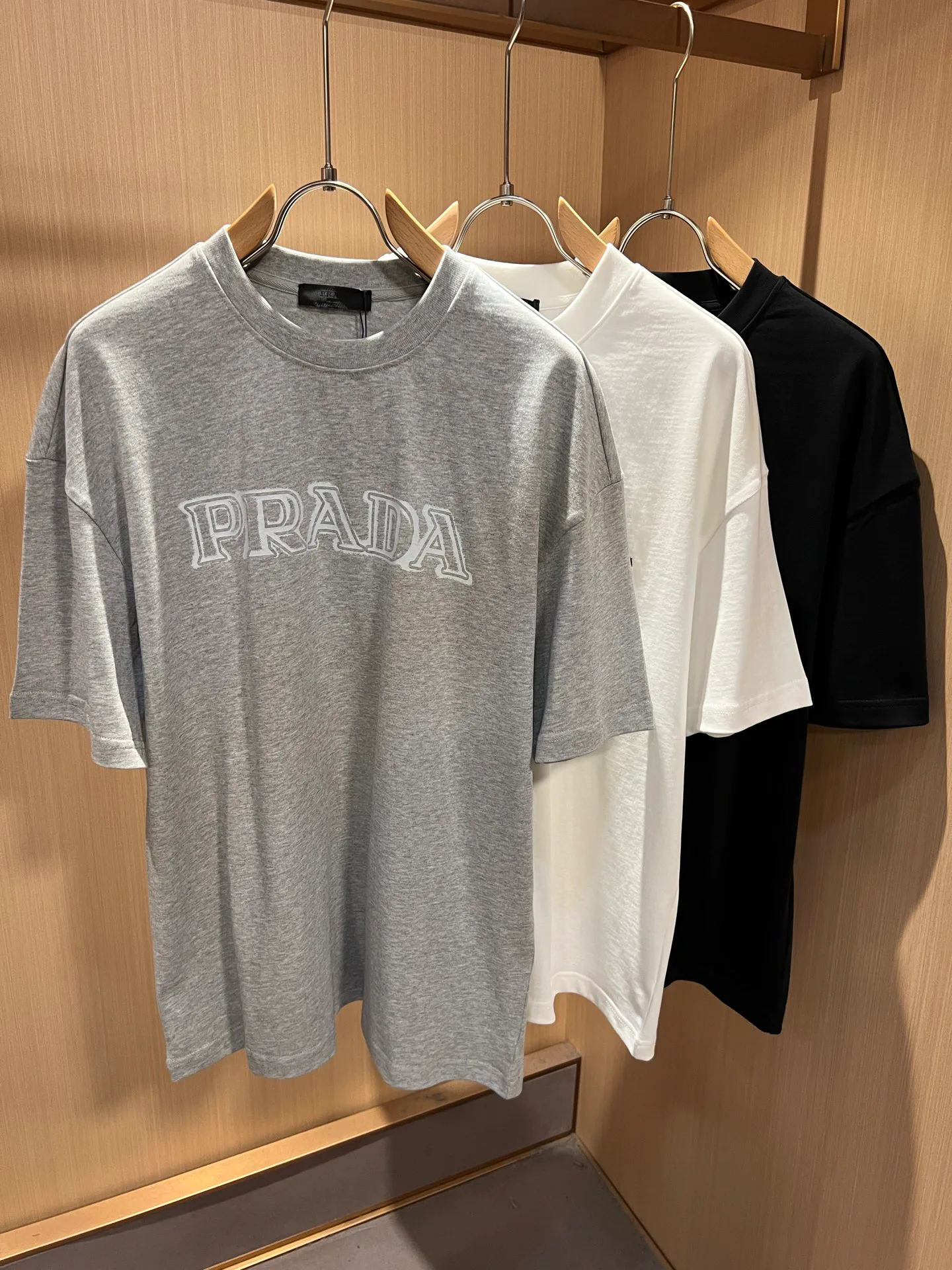 Футболки Женские Prada 11952797