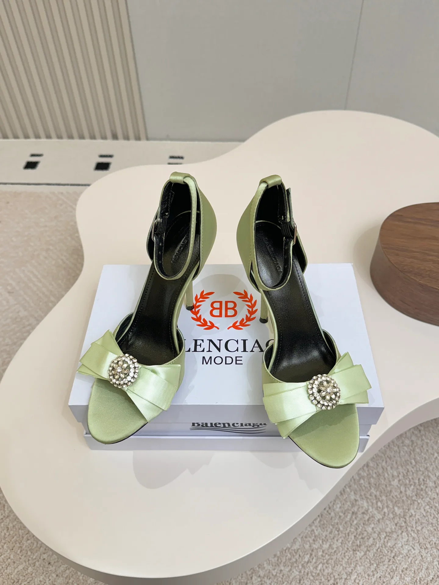 Босоножки Женские Balenciaga 18083173