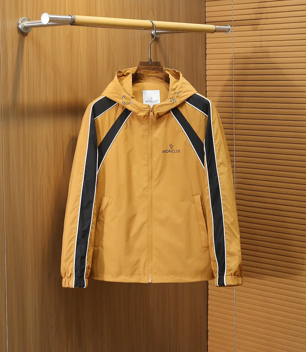 Куртки И Пуховики Мужские Moncler 11240468