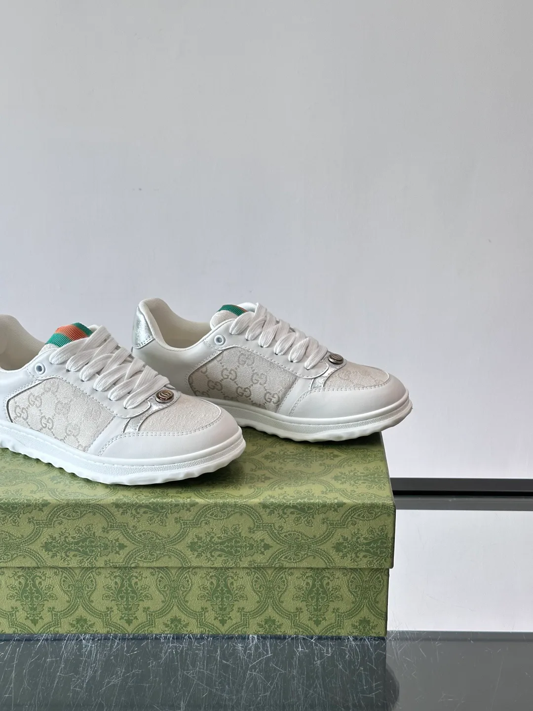 Кроссовки Женские Gucci 17069304