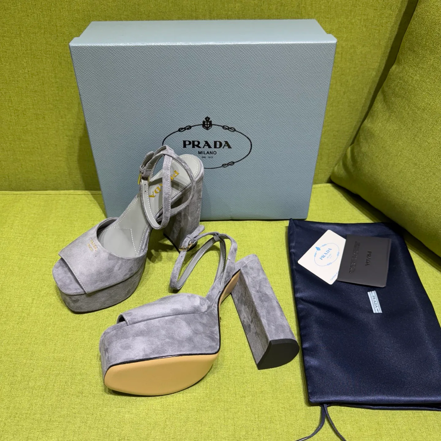 Босоножки Женские Prada 19237314