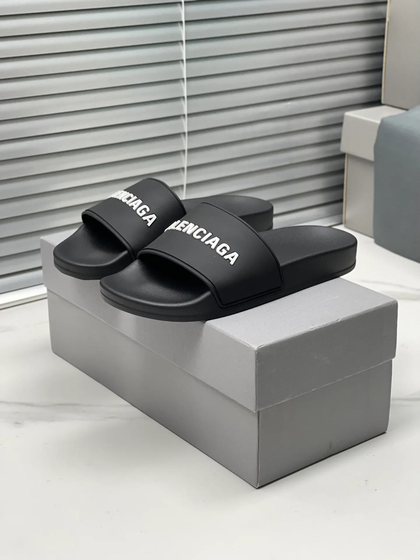 Шлепанцы Женские Balenciaga 21924