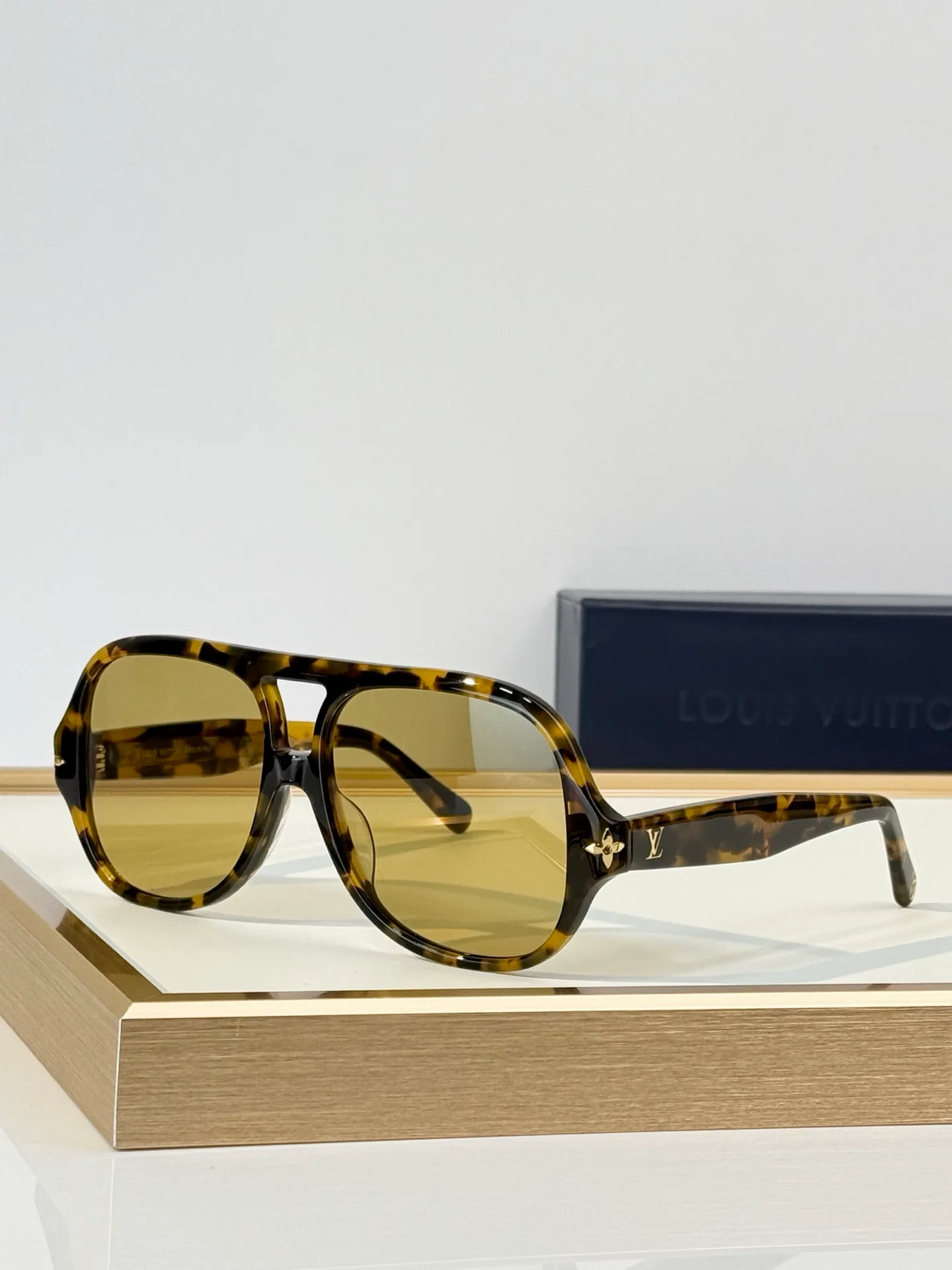 Очки Louis Vuitton 18201387