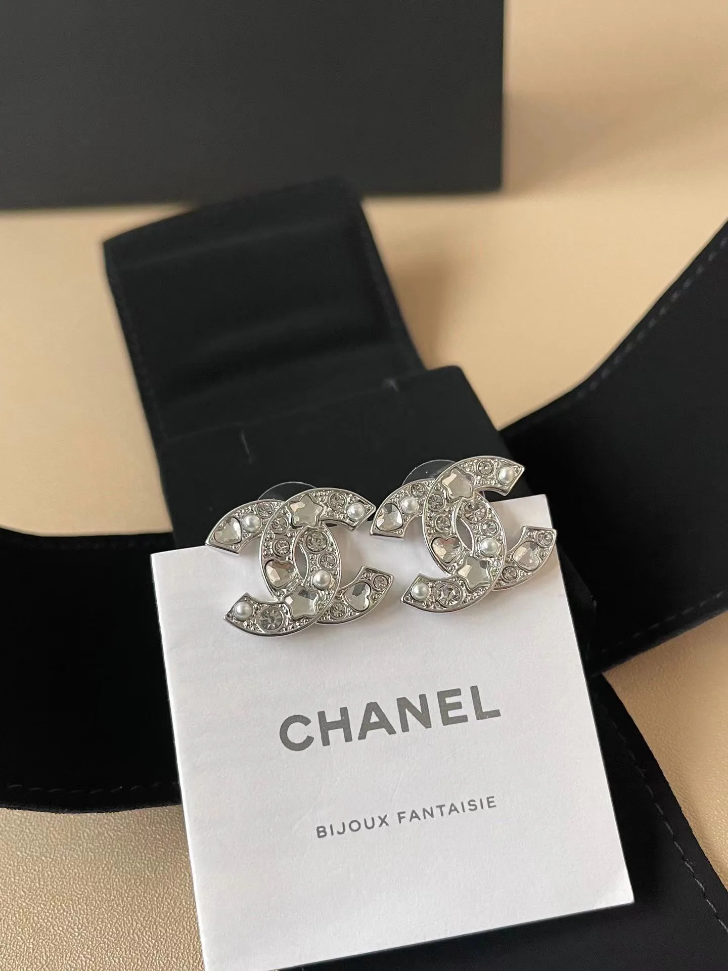 Бижутерия Chanel 1302358