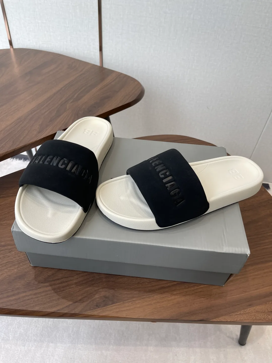 Шлепанцы Женские Balenciaga 11304165