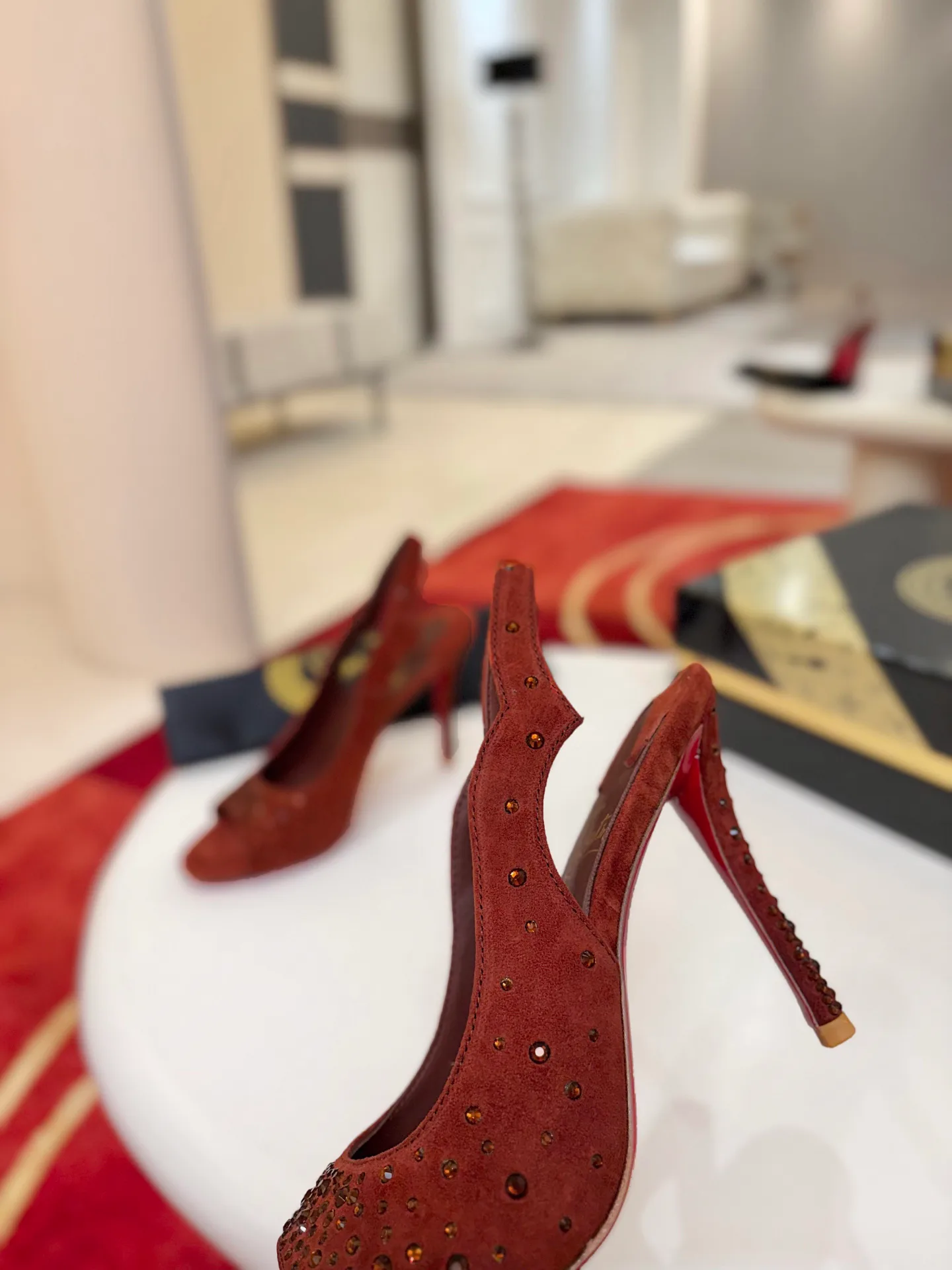 Босоножки Женские Christian Louboutin 18821548
