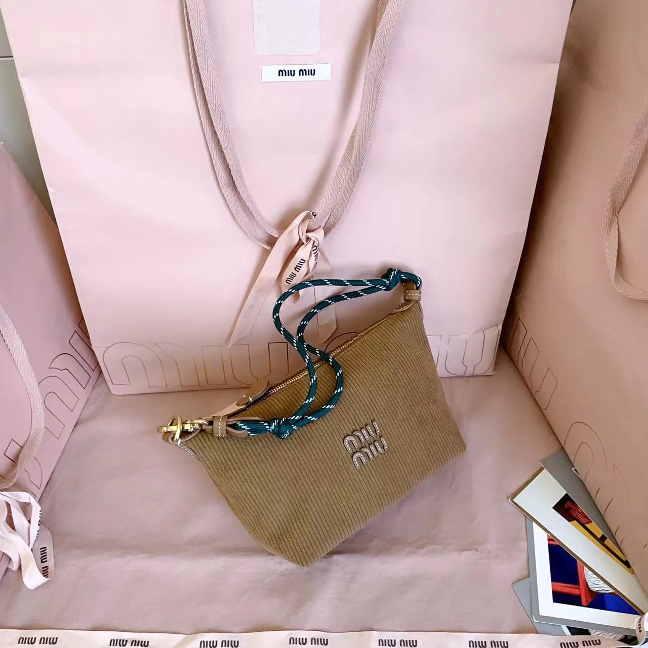 Сумки На Ремне Женские Miu Miu 3885406