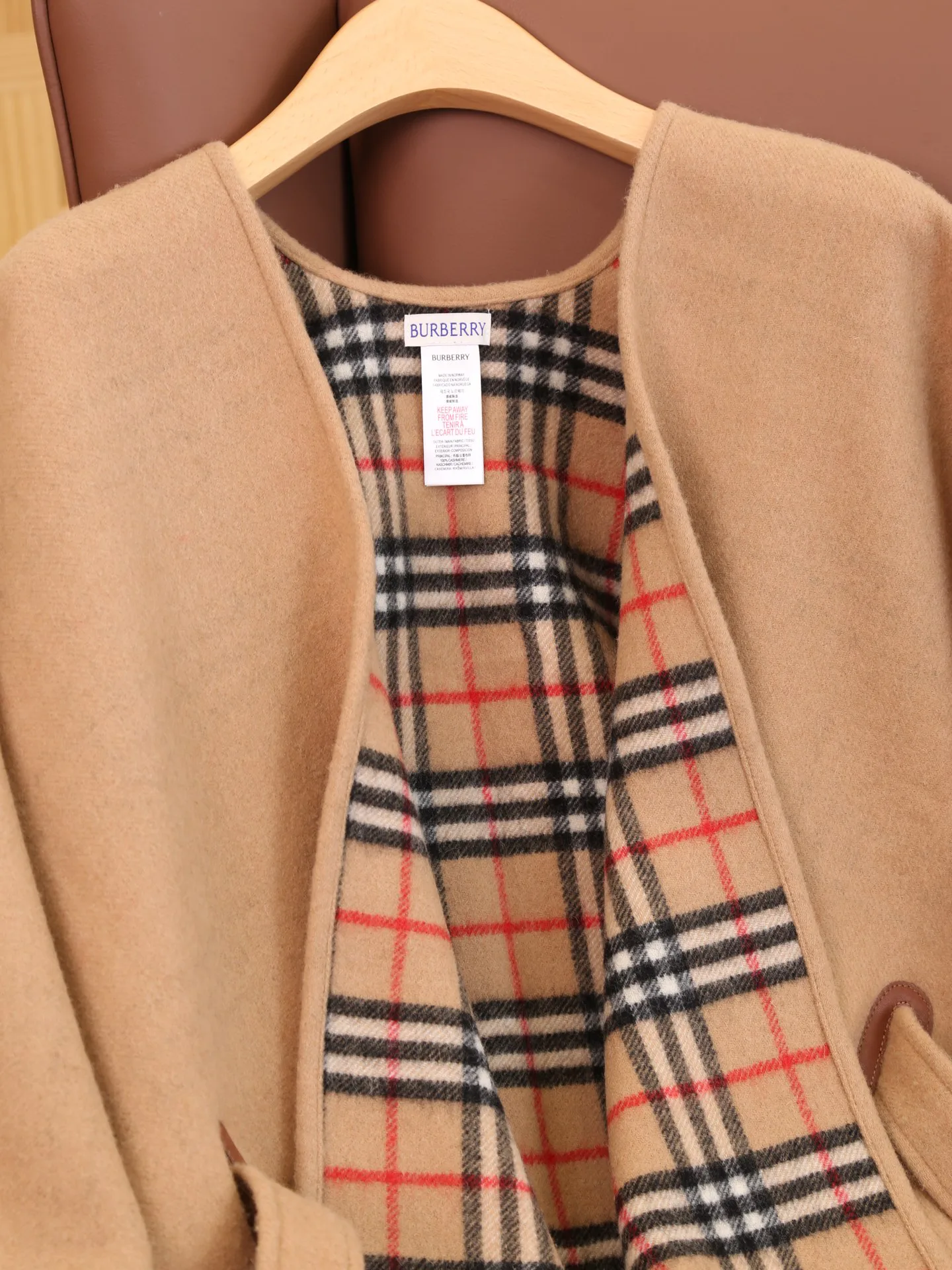 Пальто Женские Burberry 18128124