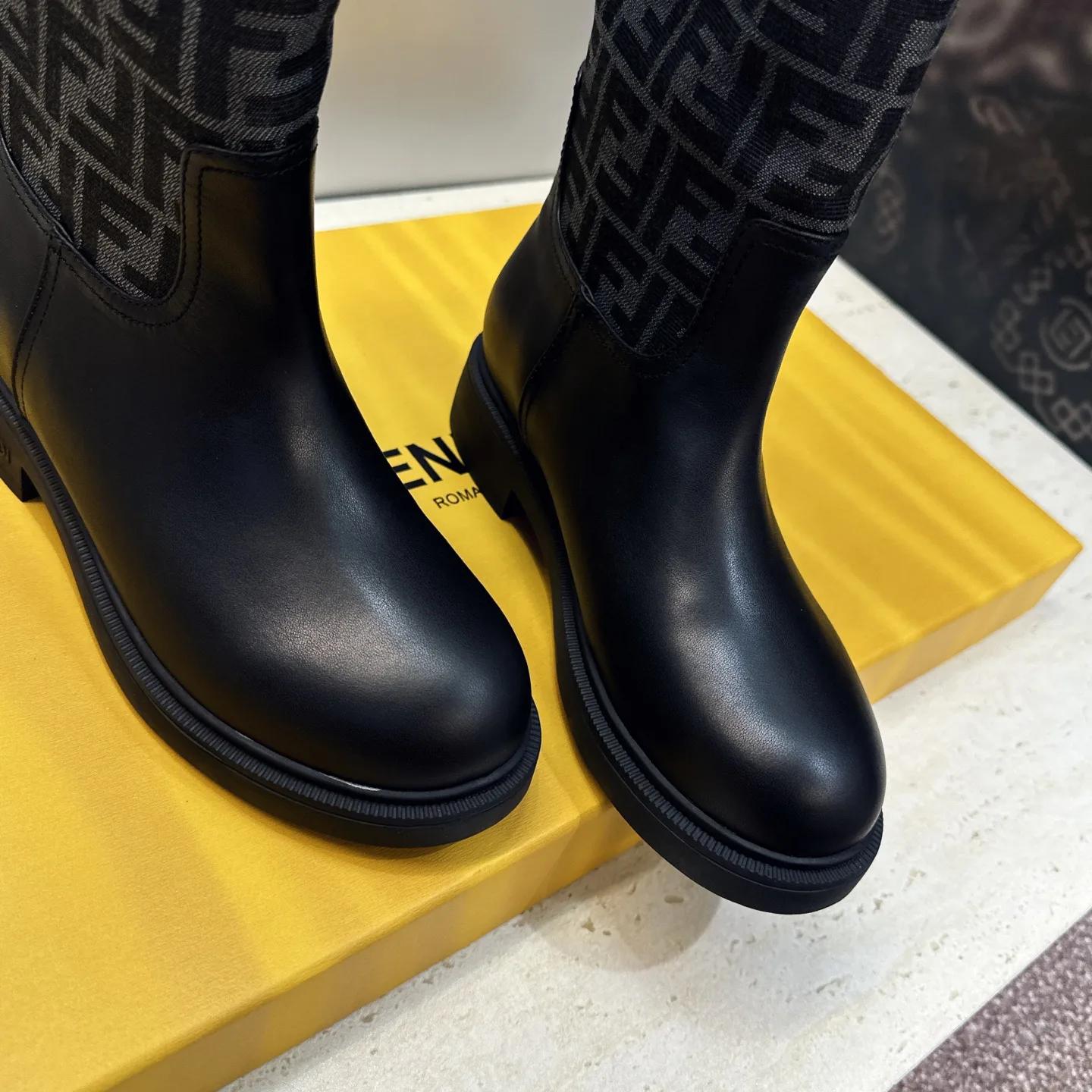 Сапоги Женские Fendi 19250143