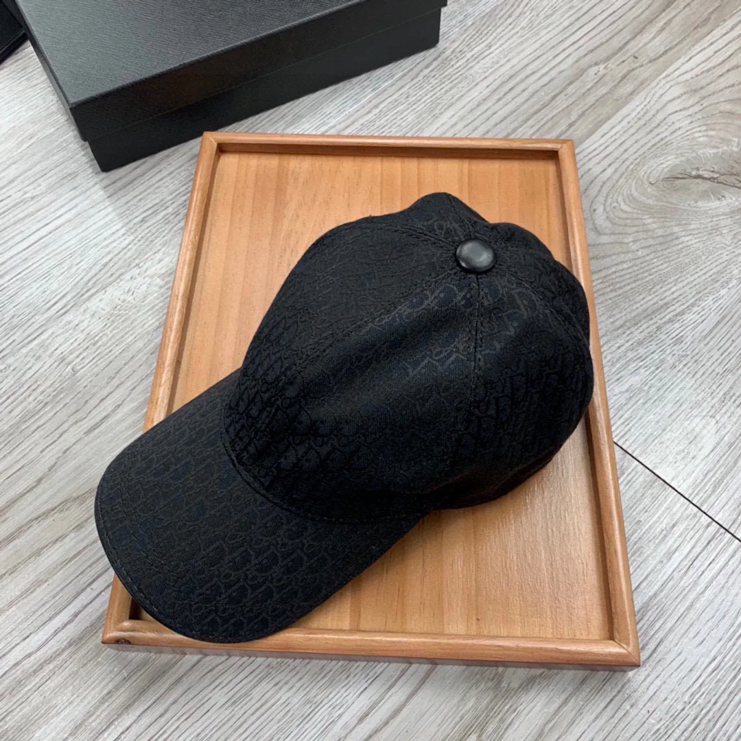 Головные Уборы Christian Dior 12882069