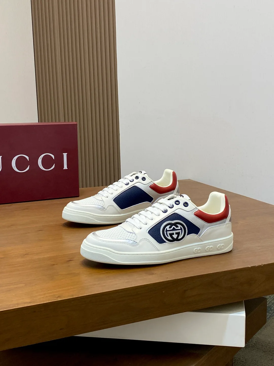 Кроссовки Мужские Gucci 18039631