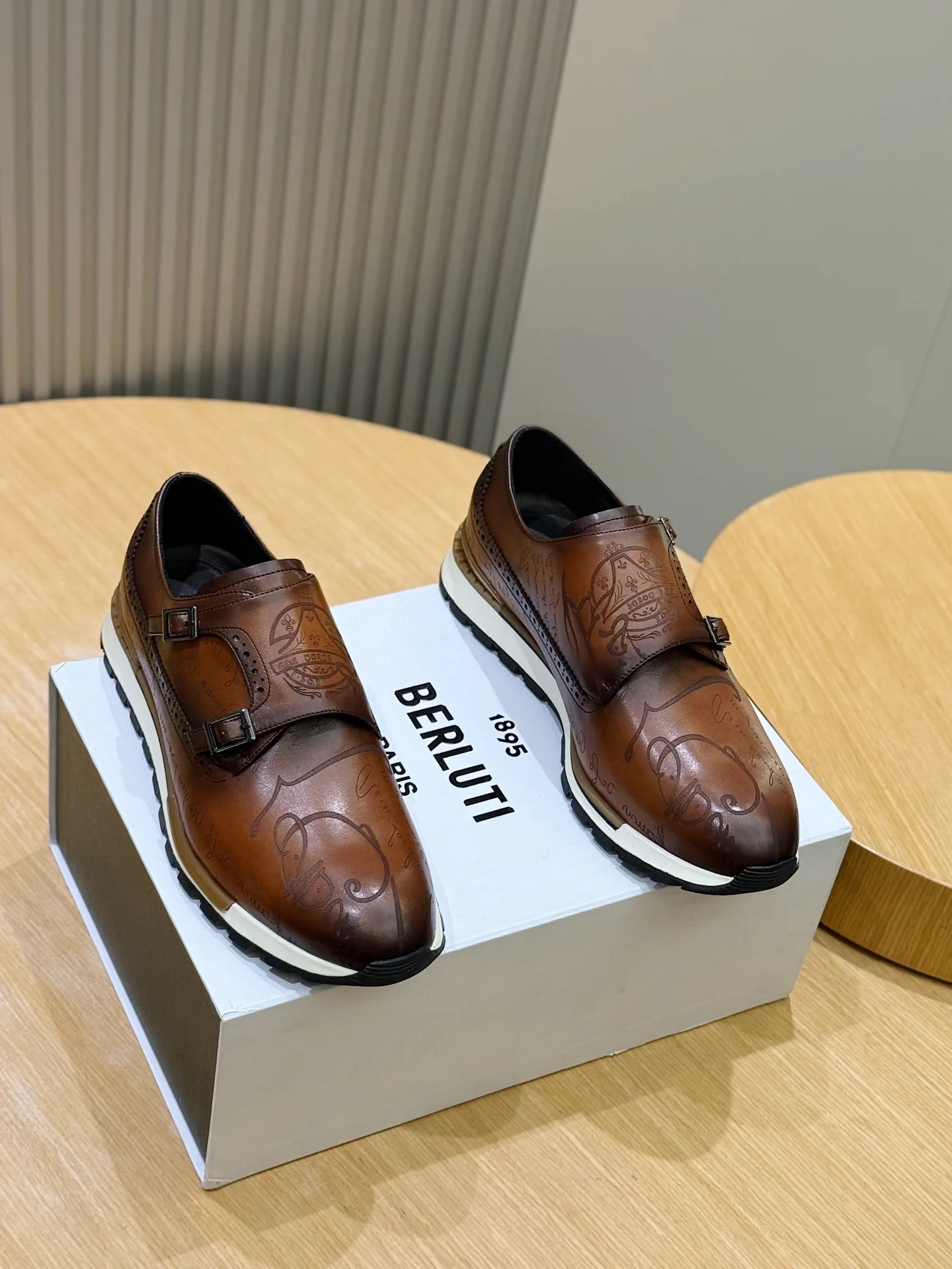 Кроссовки Мужские Berluti 11700045