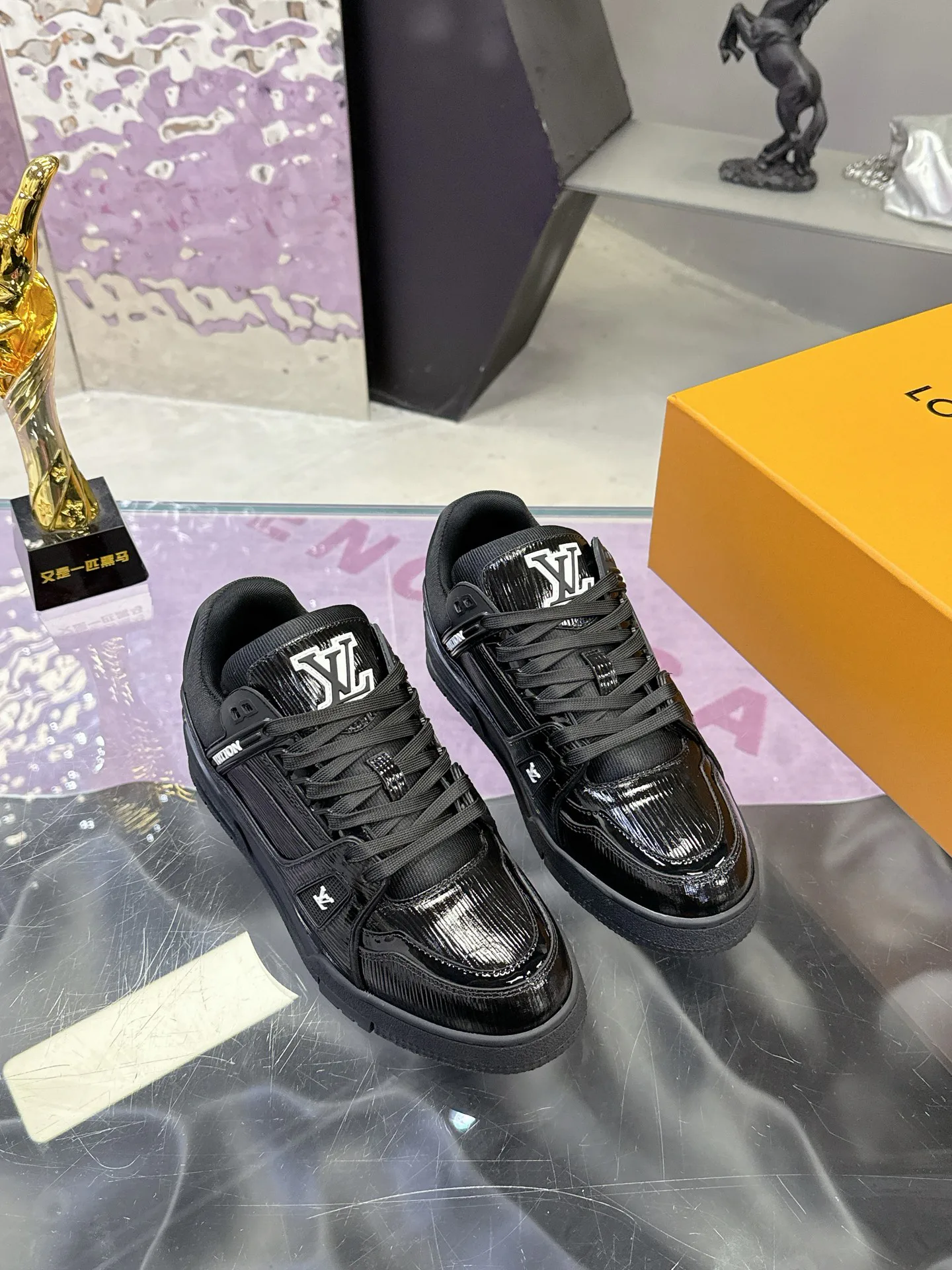 Кроссовки Женские Louis Vuitton 890291