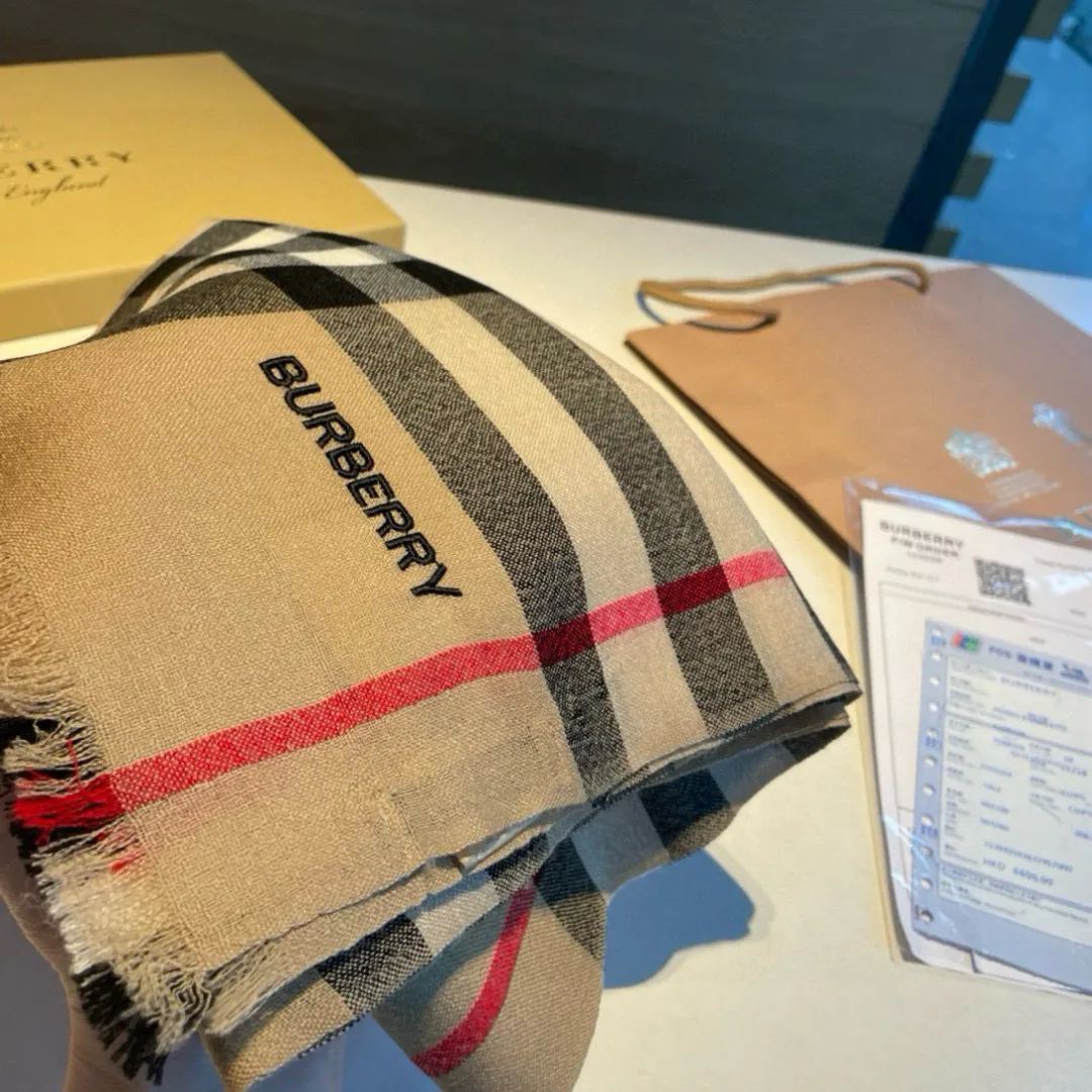 Шарфы Burberry 638100