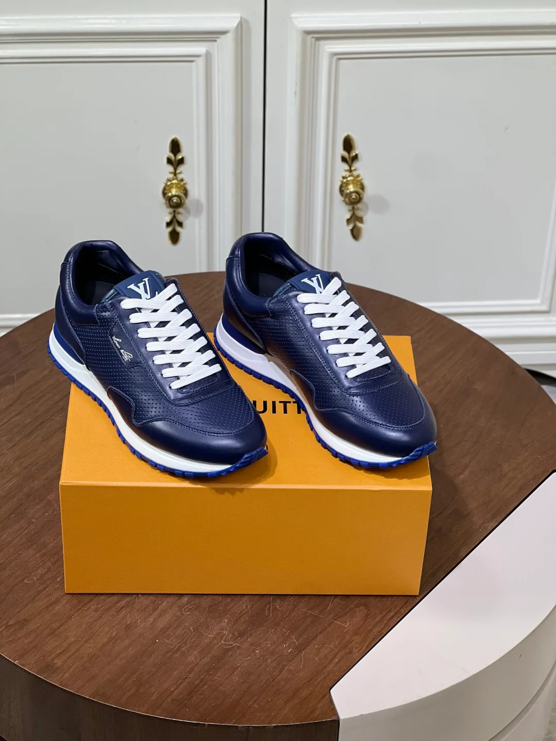 Кроссовки Мужские Louis Vuitton 18039347