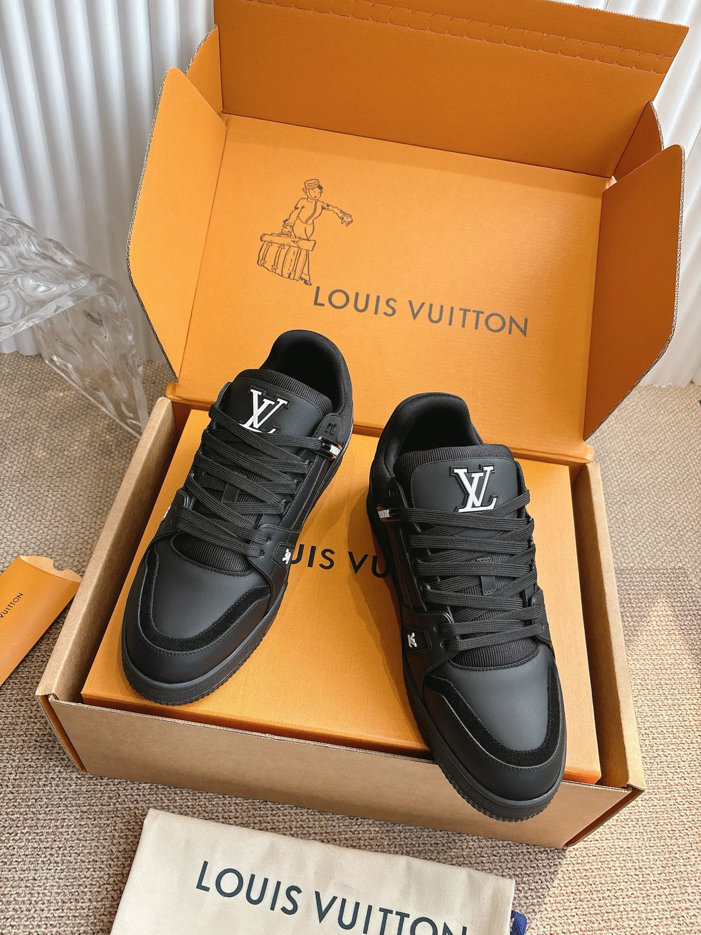 Кроссовки Женские Louis Vuitton 18324746