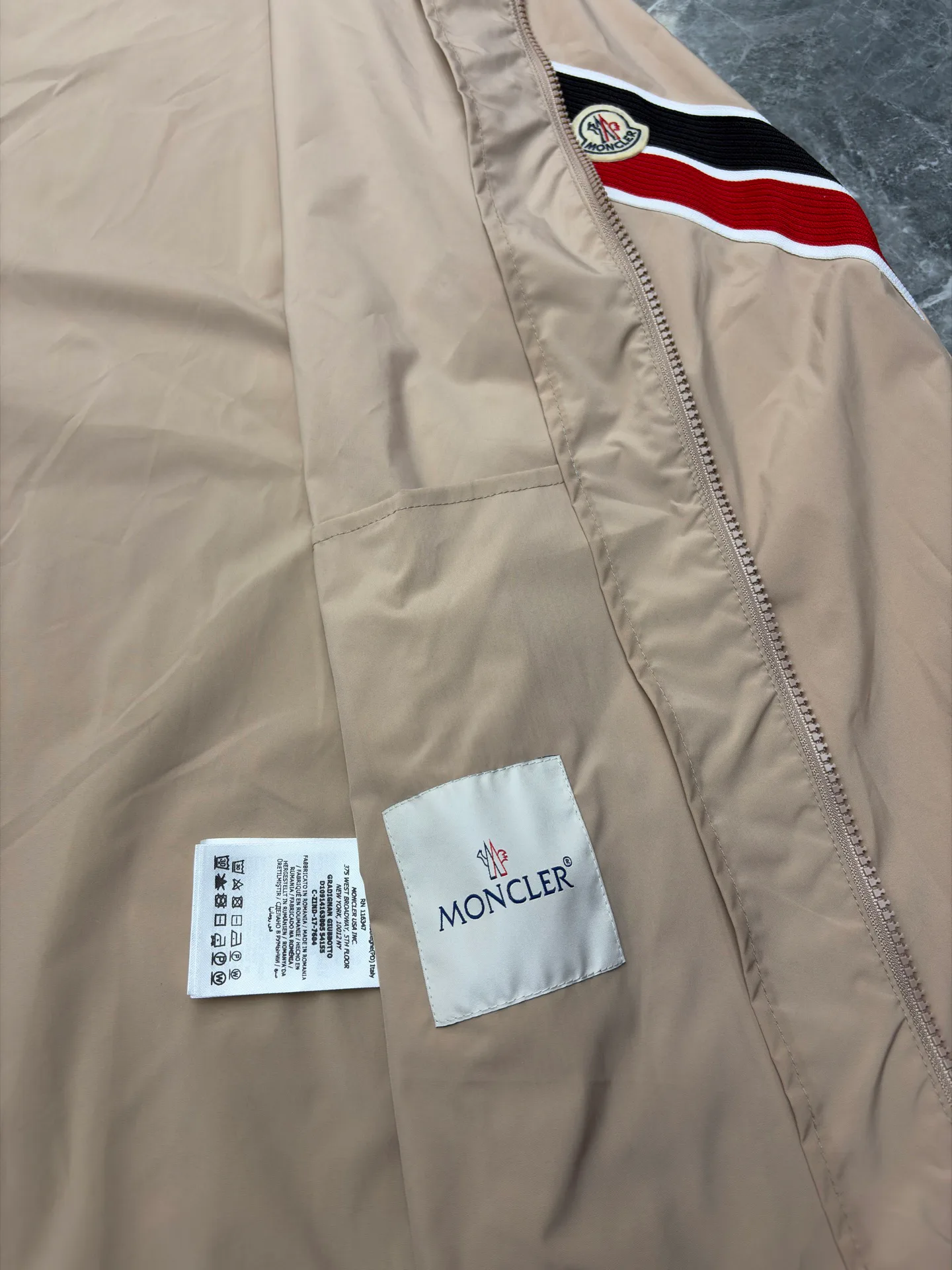 Куртки И Пуховики Мужские Moncler 12712742