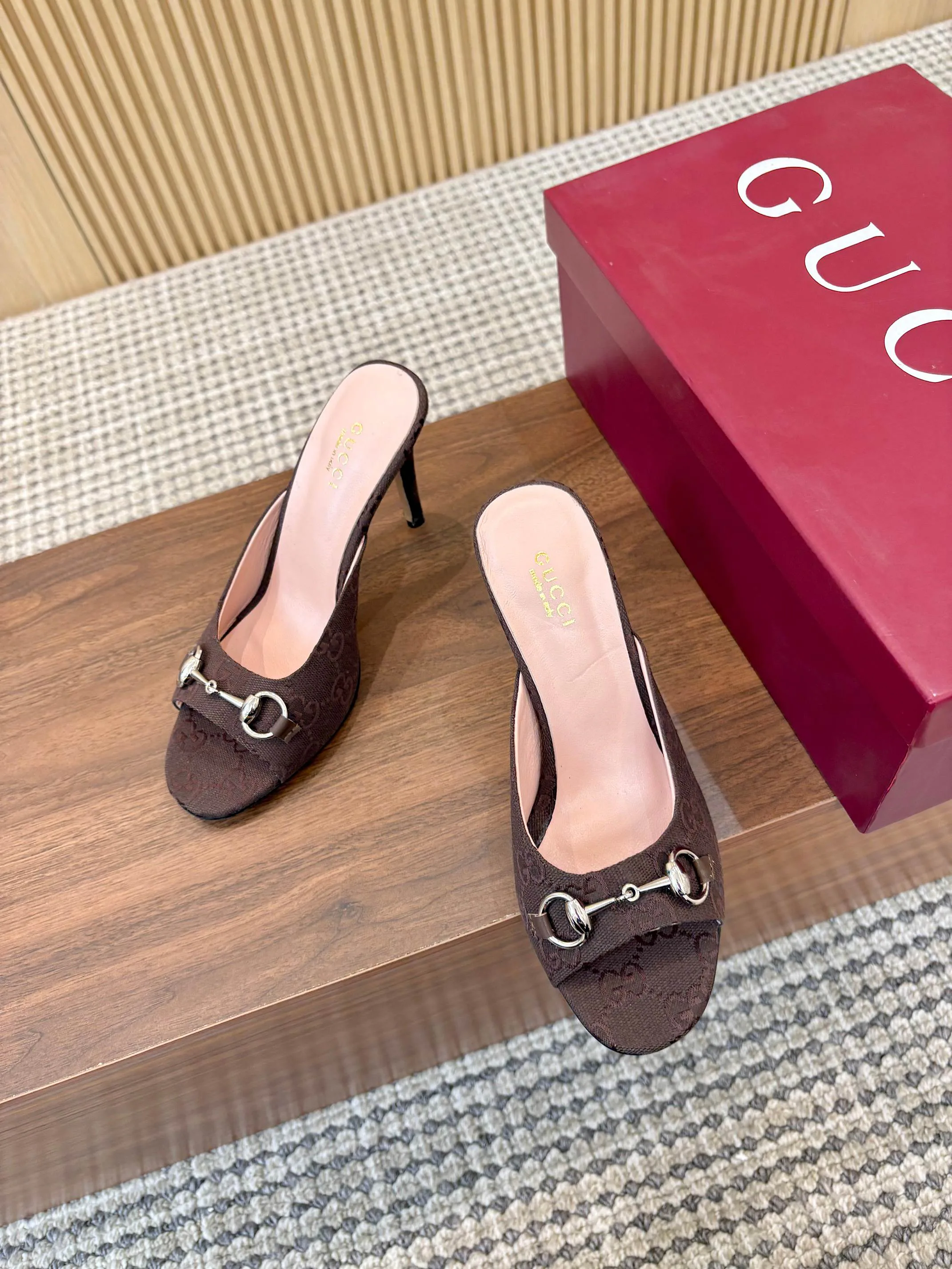 Босоножки Женские Gucci 11529296