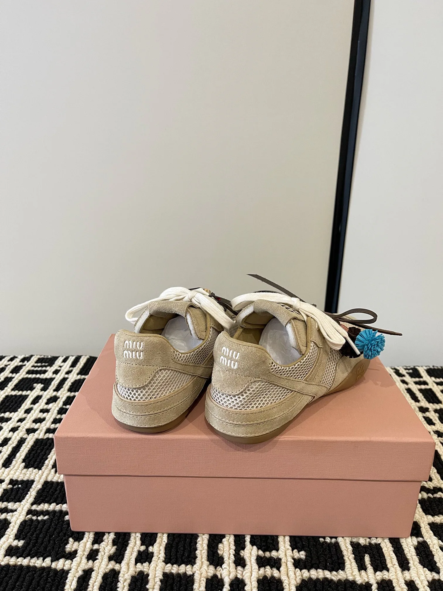 Кроссовки Женские Miu Miu 10991297