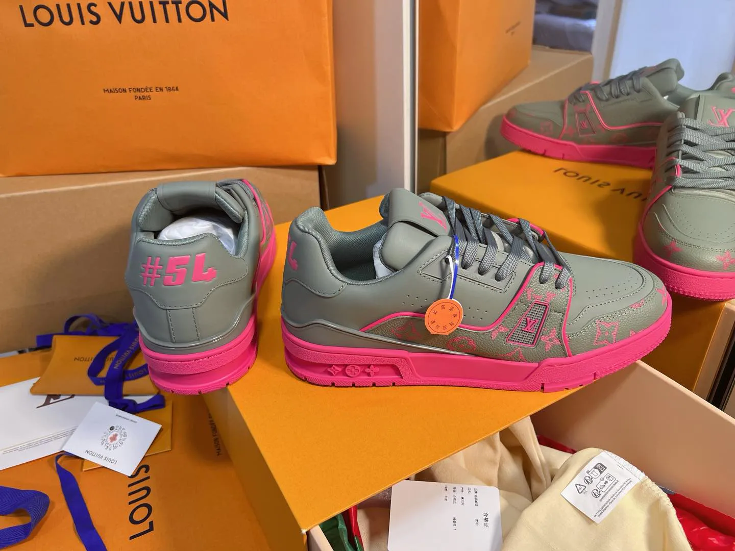 Кроссовки Женские Louis Vuitton 1880935