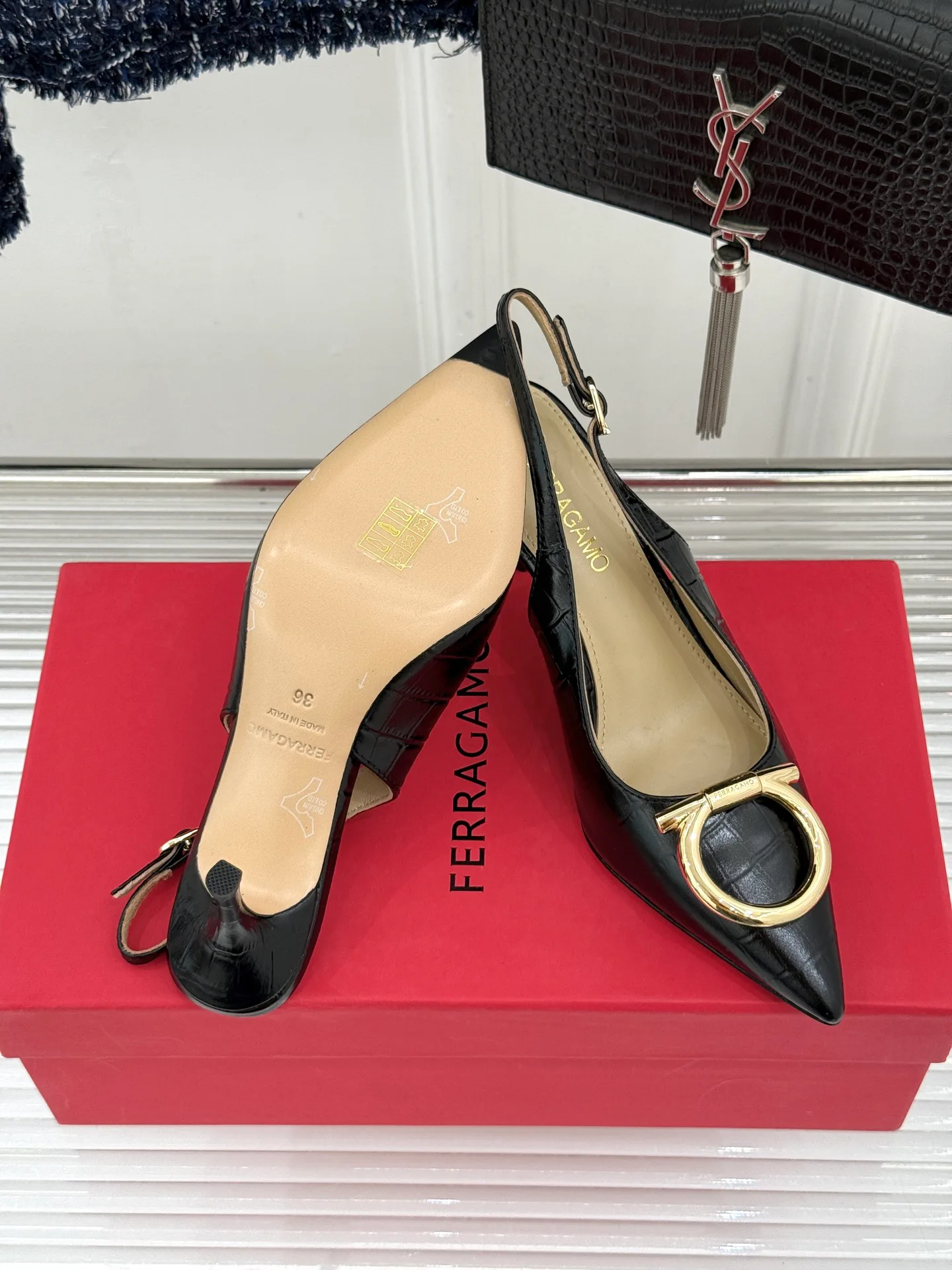 Босоножки Женские Salvatore Ferragamo 11312303